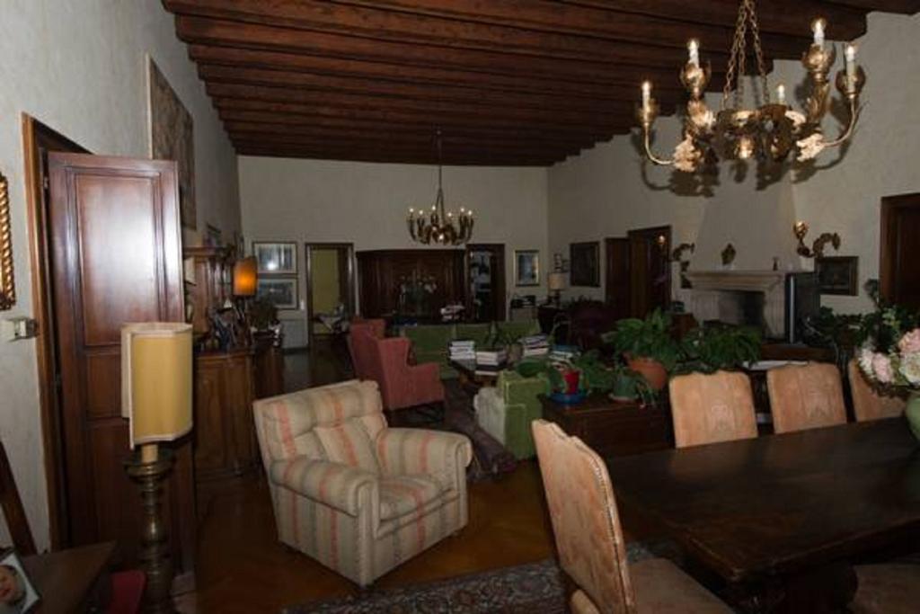 Palazzo Altinate - Note Di Piano *